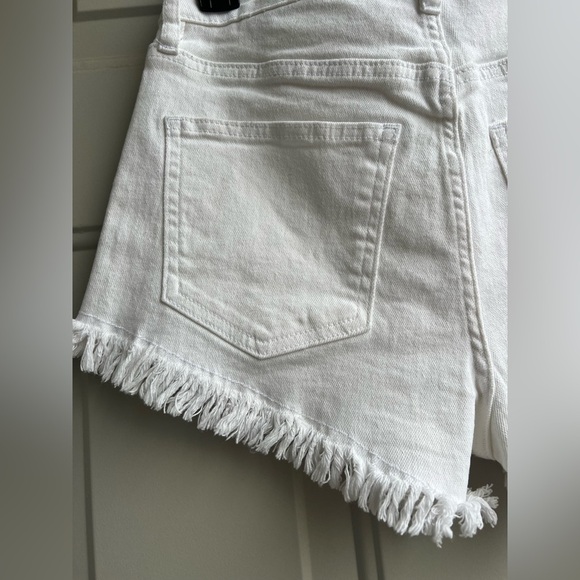 New No Boundaries White Denim Shorts Size 5 - Picture 7 of 7